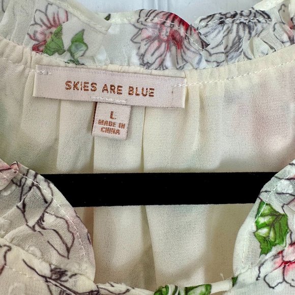 Skies are Blue Candice Flutter Sleeve Floral Top - L - Picture 3 of 9